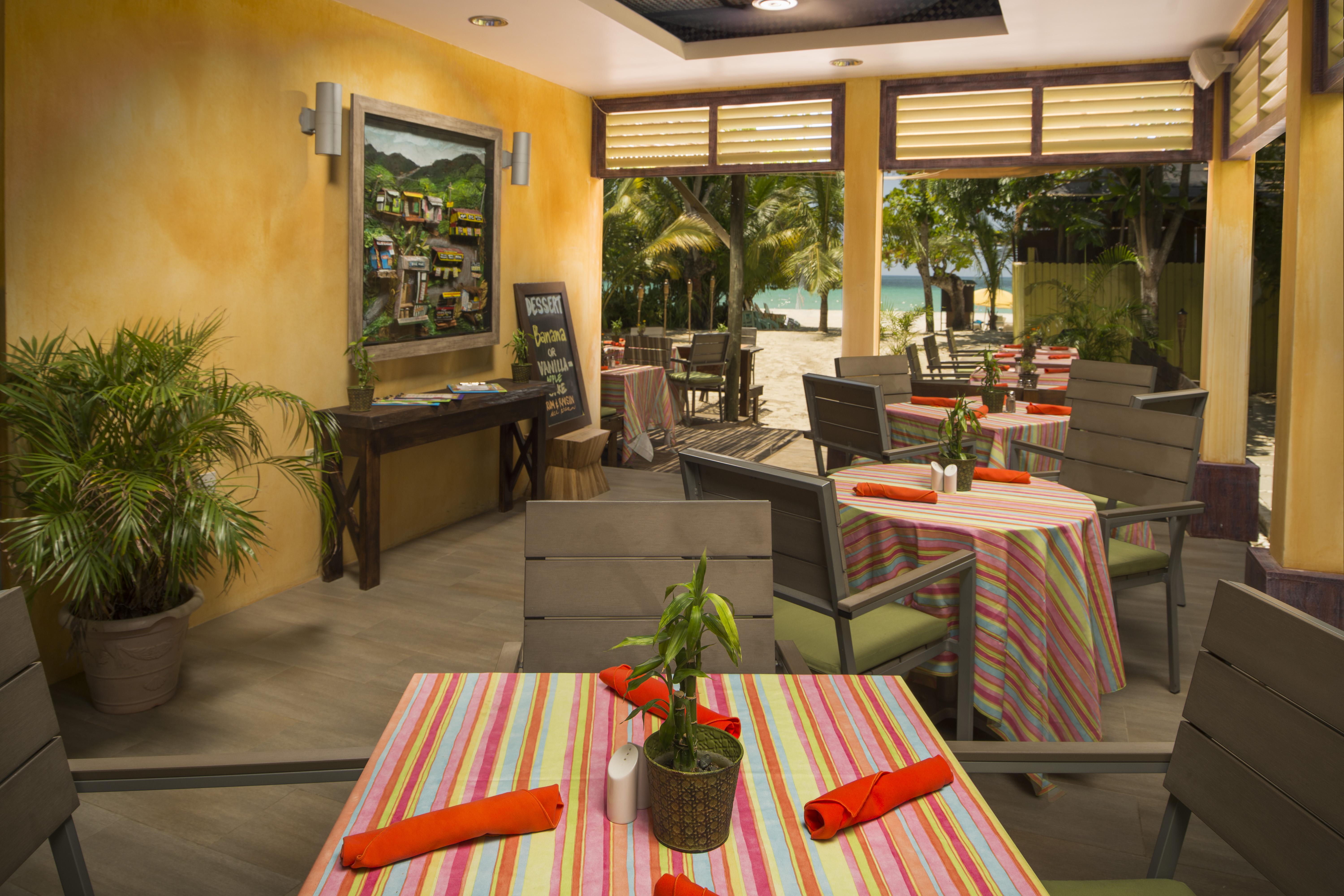 Country Country Hotel Негрил Екстериор снимка
