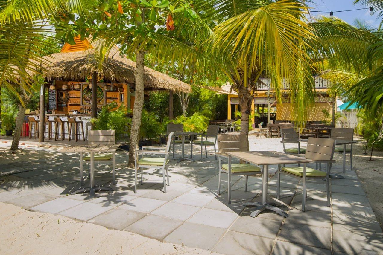 Country Country Hotel Негрил Екстериор снимка